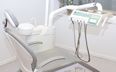 Tandtekniker Tina Larsen_gebis protese_klinik stol
